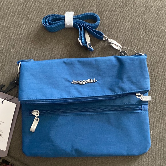Baggallini Bags Baggallini Flip Zip Crossbody Blue Poshmark